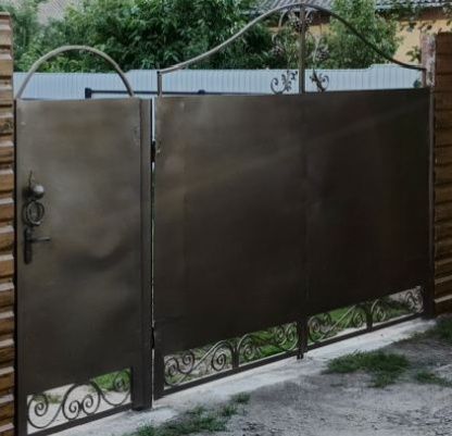 Продам ворота з хвірткою.