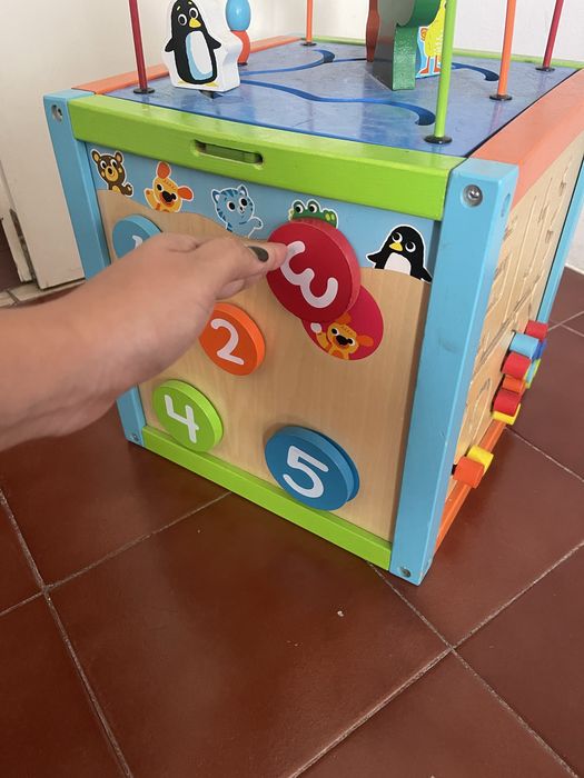 Brinquedo sensorial/educativo