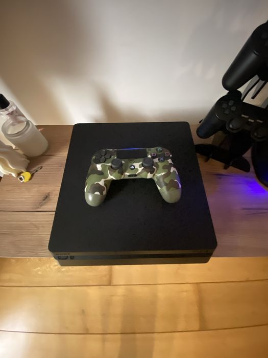 PS4 slim 1tb  com 1 controle e jogo