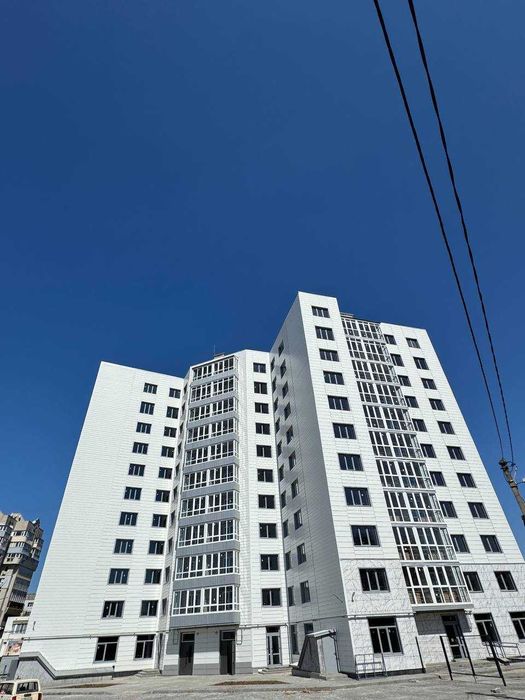 Новий будинок біля зупинки. Продаж 1-кімнатної квартири.