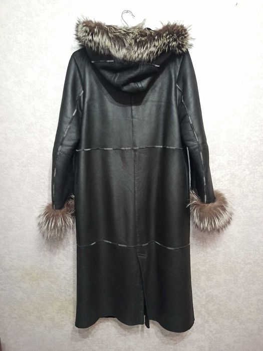 Дубленка натуральная женская.  Фирма SENNA Италия (размер - М)