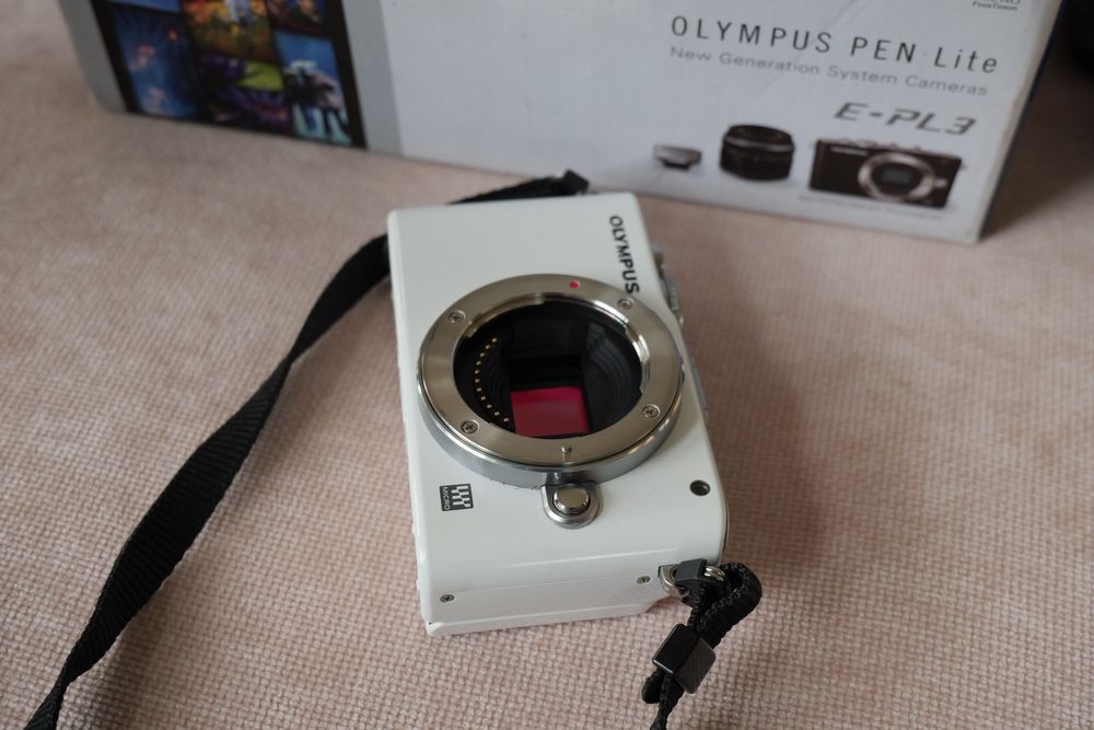 Olympus PEN E-PL3 z obiektywem kitowym 14-42 mm