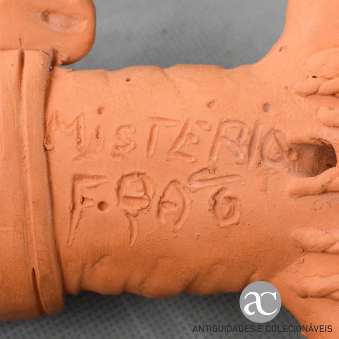 Cristo em terracota “Mistério”