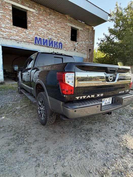 Nissan Titan platinum 2018