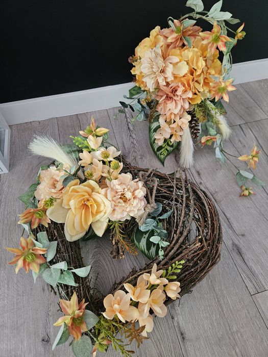 Komplet kompozycji nagrobnych. Zestaw funeralny. Komplet na pomnik