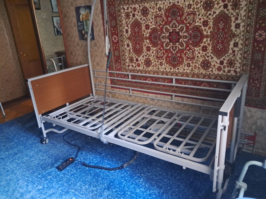 Ліжко медичне на электроприводі Германия