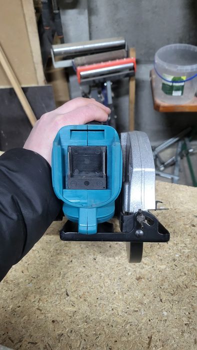 Piła do drewna 18 v jak makita