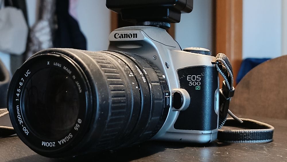Canon EOS 500N + Lente Sigma 100–300mm- fotografia analógica