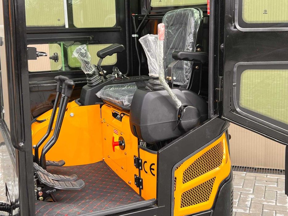 MINI GIRATORIA 1500 KG CABINADA MOTOR KUBOTA HT153KCB