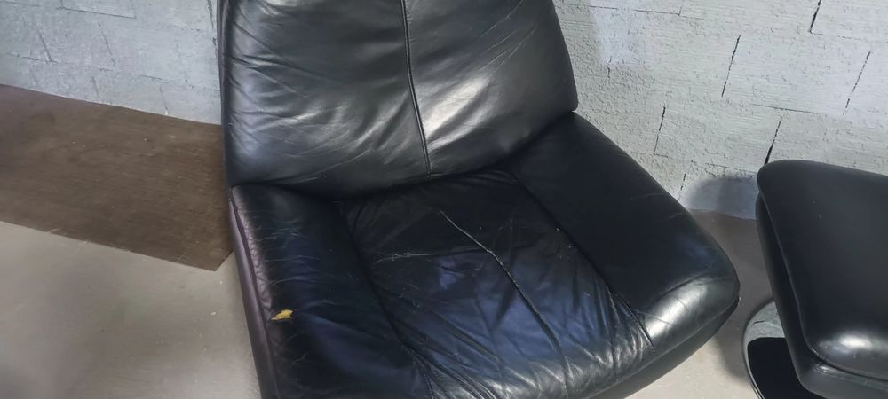 Cadeira giratória +apoio para os pés em pele sintética