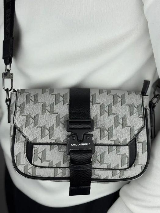 Сумка через плече Karl Lagerfeld у 2-ох кольорах: Чорний, Сірий.
