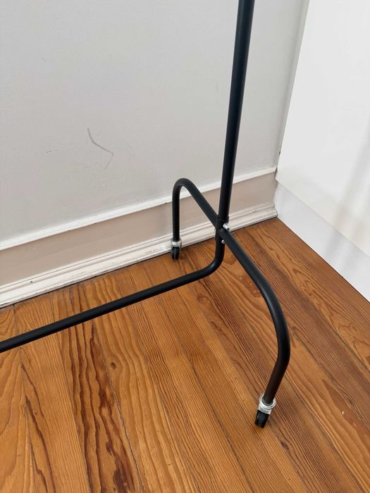 Charriot Preto com Rodas 150x60x170 cm