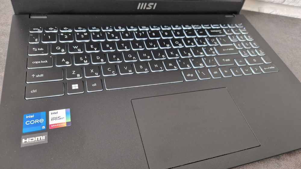 Ноутбук MSI Modern 15 B12M / i5-1235U/16/512