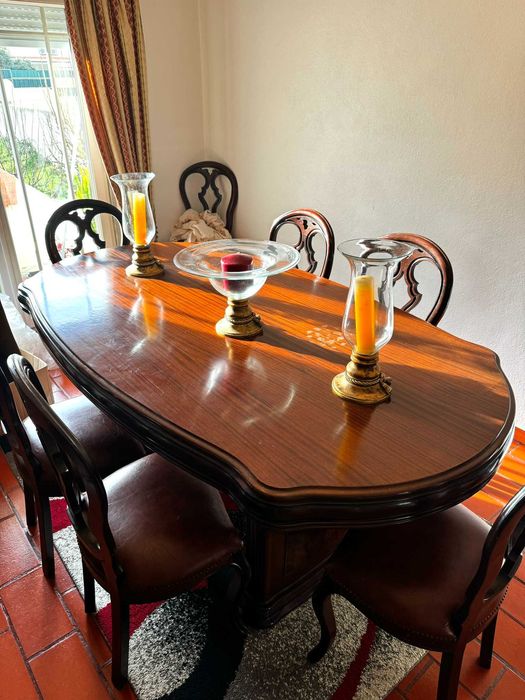 Mesa de Sala da Jantar e 8 Cadeiras