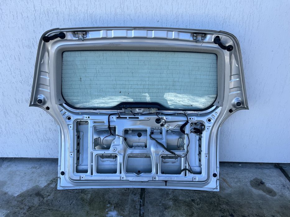 Задня ляда, кляпа, кришка багажника Опель Зафіра а. Opel Zafira A Z157