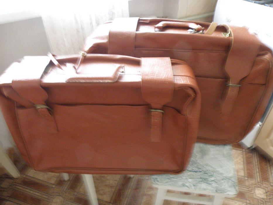 Продам комплект чемоданов