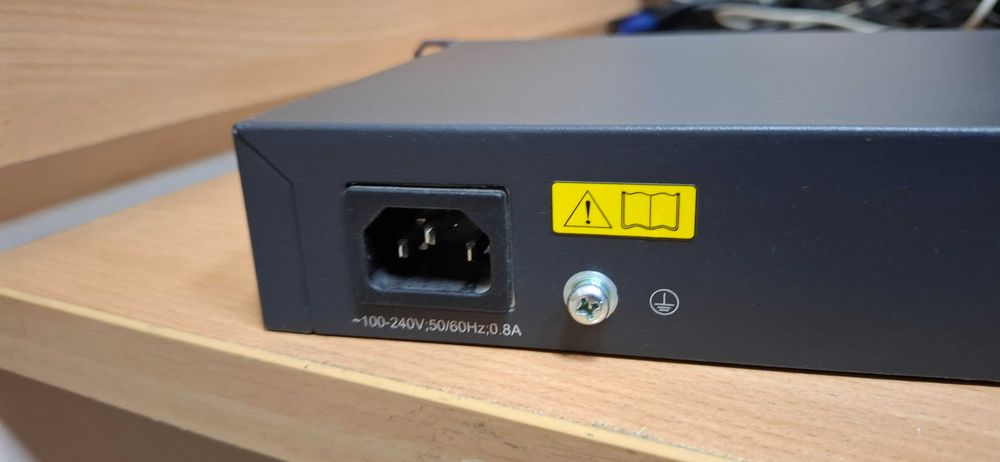 Switch HP V1910-24G JE006A 24x 10/100/1000