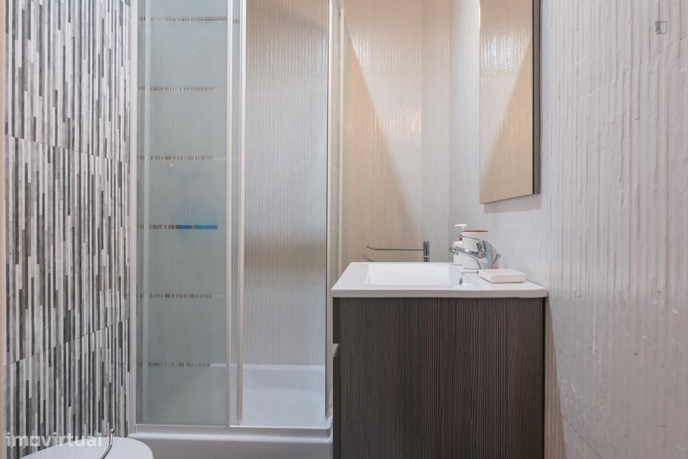 Quarto - localizado em Alameda Lisbon