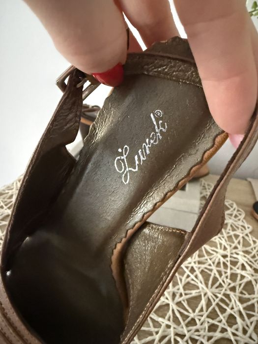 Damskie buty na obcasie 33