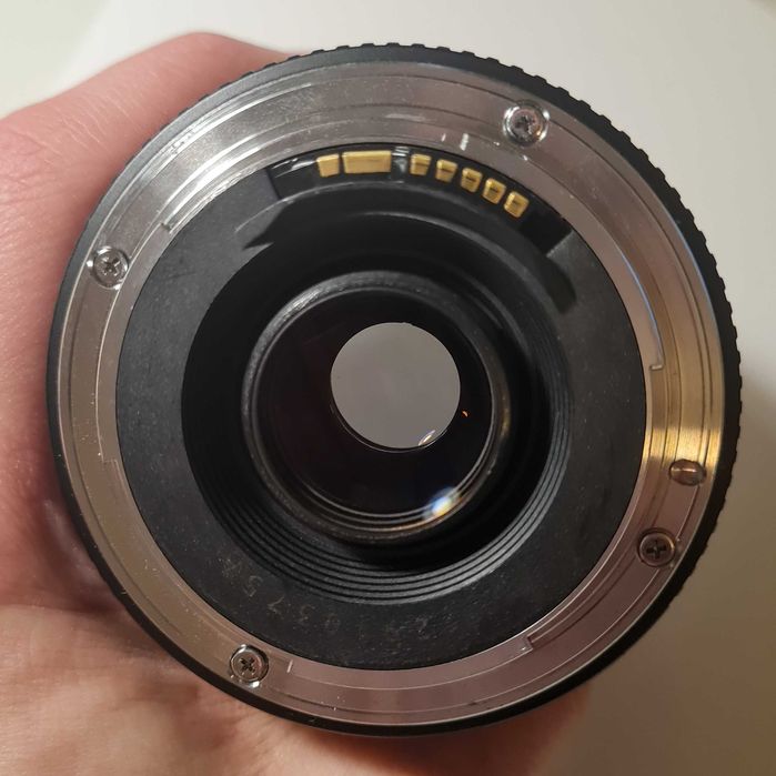 Canon zoom lens ef 75-300mm f.4-5,6 III