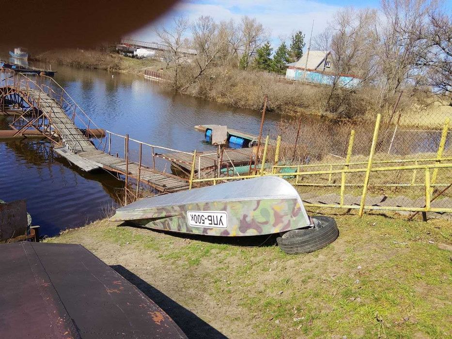 Човен Южанка + мотор Вихрь 30