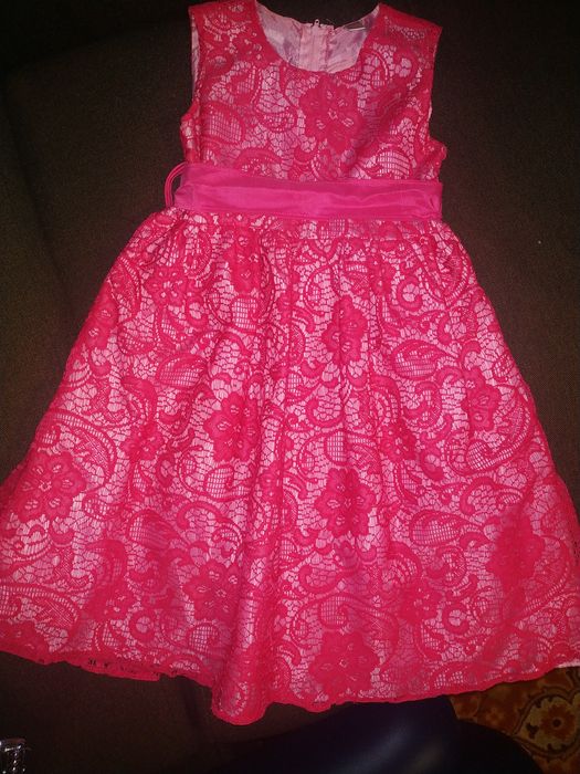 Нарядное красивое летнее платье