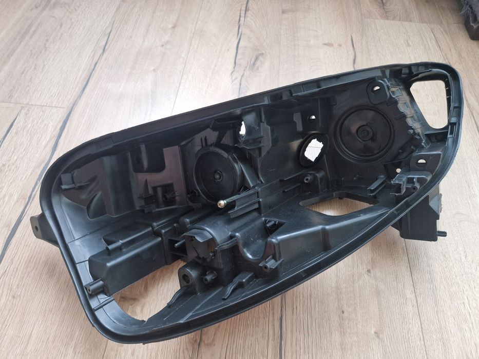 Obudowa Lampy Reflektora Lewa Renault Kadjar Full LED Uchwyt Mocowanie