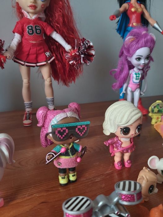 Rainbow high cheer Ruby Anderson gratis Wonderwoman, Lol surprise