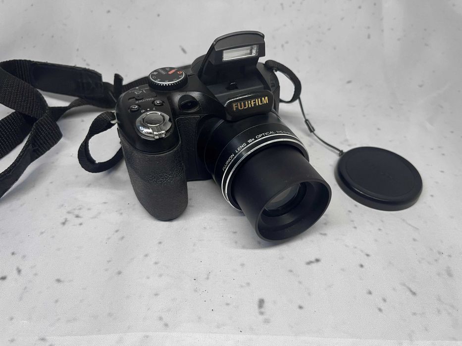 Фотоаппарат Fujifilm FinePix S2800, 18x Zoom, Canon полный комплект Sony цифровой CCD камера