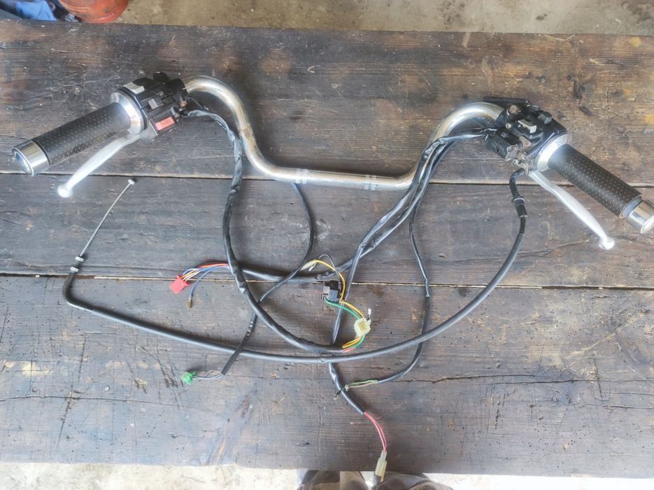 Kierownica Yamaha Virago 535 klamka sprzęgła klamka hamulca pompa hamulcowa przełączniki okablowanie linka gazu komplet ze zdjęć