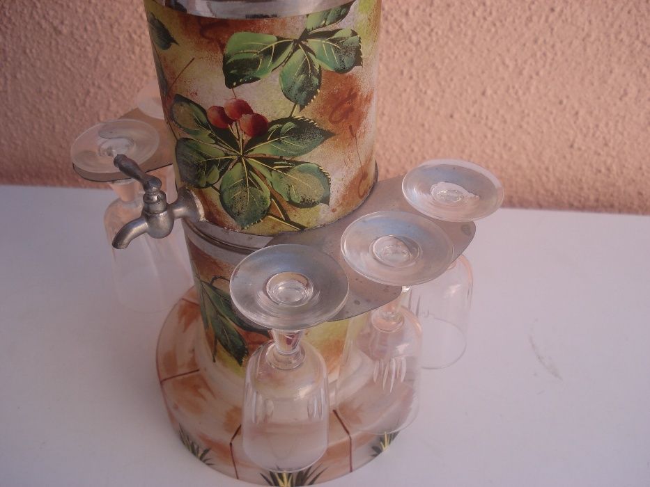 garrafa com torneira