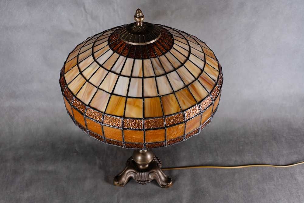 Lampa biurkowa Tiffany z mosiężną podstawą z lat 30. XX w.