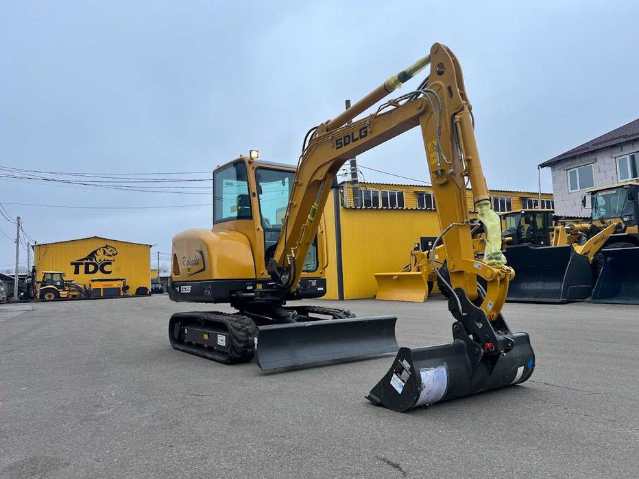 Гусеничний міні - екскаватор моделі E635F SDLG  (VOLVO GROUP)