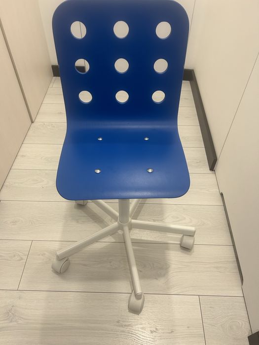 Krzeselko obrotowe dla dziecka