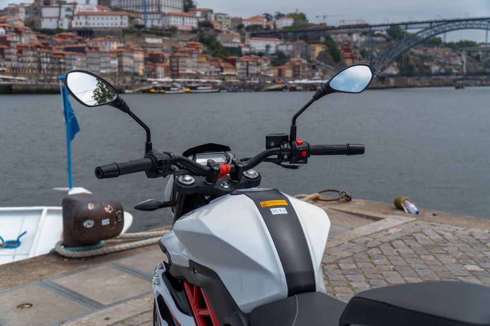 Benelli BN125 2023 menos de 4000kms