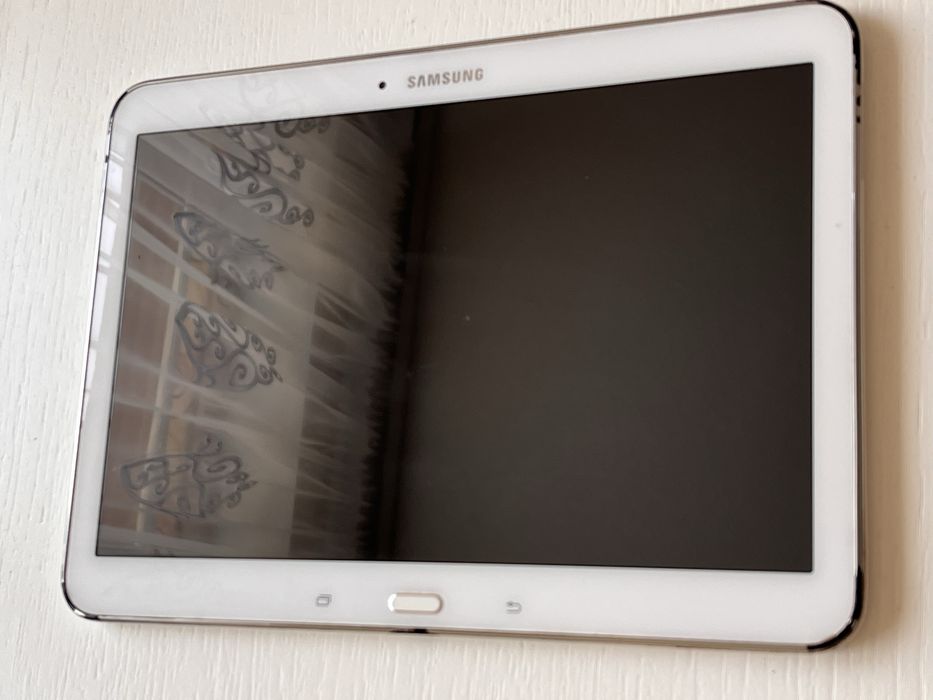 Планшет Samsung Galaxy Tab 4 10.1 (SM-T530)