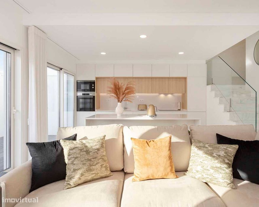 Moradia V3

3-bedroom townhouse