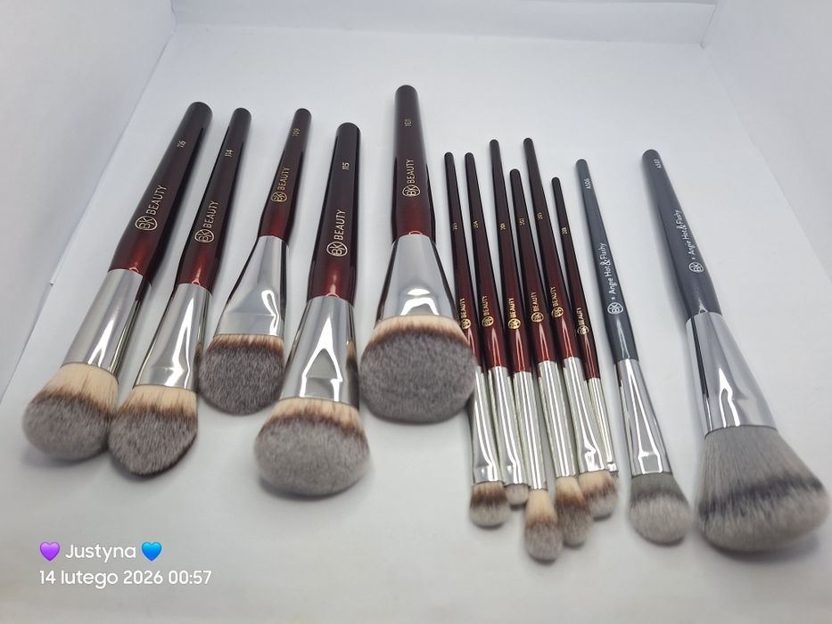 Duży zestaw 13 pędzli do makijażu twarzy i oczy BK BEAUTY