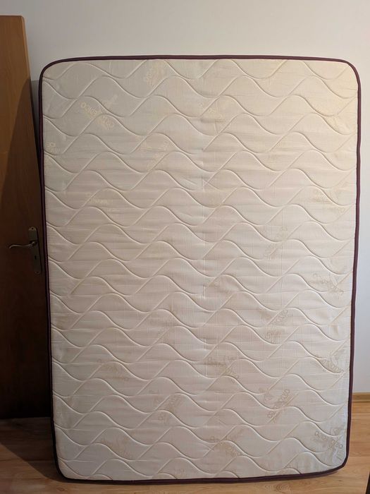 Colchão Biocel Ortopédico 135x185 cm – Excelente Estado