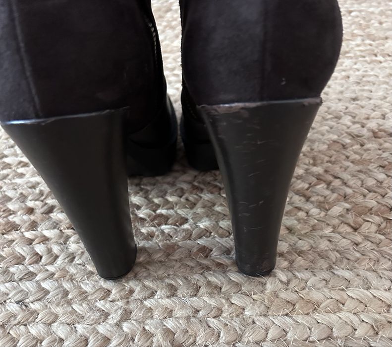 Sapatos Moshino castanhos