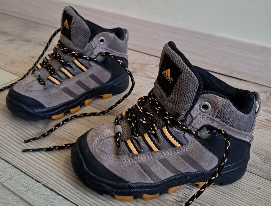 Шкіряні Черевики Adidas (р.22)