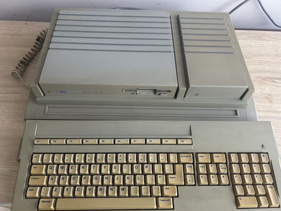 Atari Mega STE 4 MB RAM
