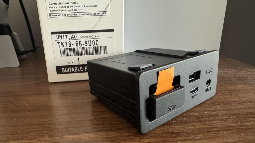 Moduł Wireless CarPlay / Android Auto do Mazdy (TK78-66-9U0C)