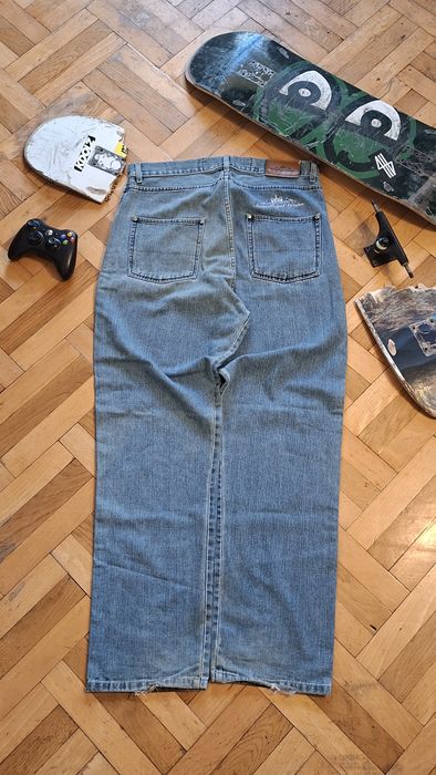 Spodnie marki morojeans