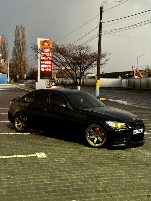 Продам бмв е90 320