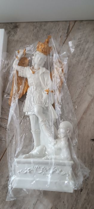 NOWA FIGURKA Świętego Michała