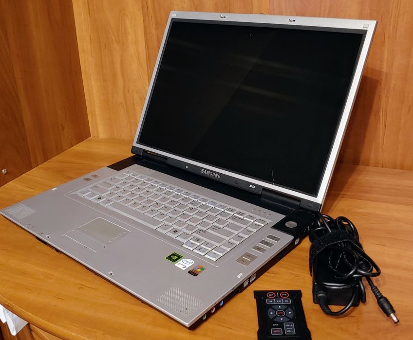 Samsung M55. Ноутбук, экран 17 дюймов (NP-M55T000)