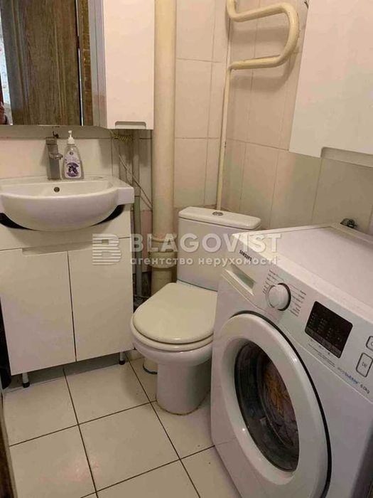 Продам 3-кімнатну квартиру по бульвару Гавела Вацлава 40,Соломянський р-н,м.Київ