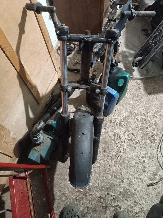 Продам передню вилку та задній маятний