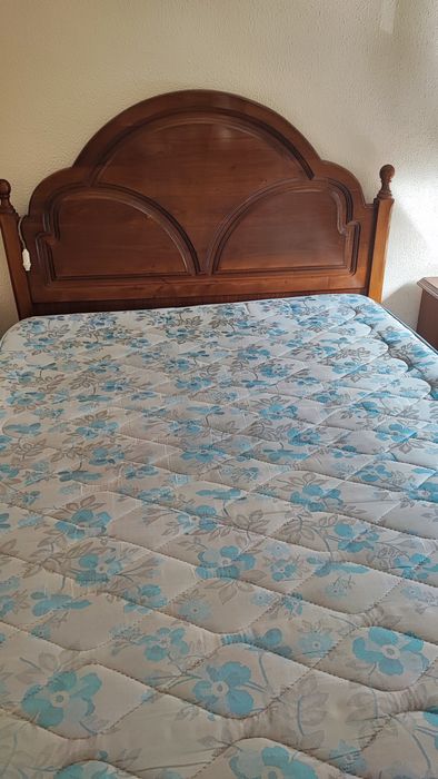 Mobília de quarto de extrema qualidade madeira maciça excelente valor